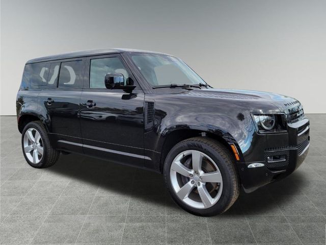 2025 Land Rover Defender 110 X-Dynamic SE photo 6