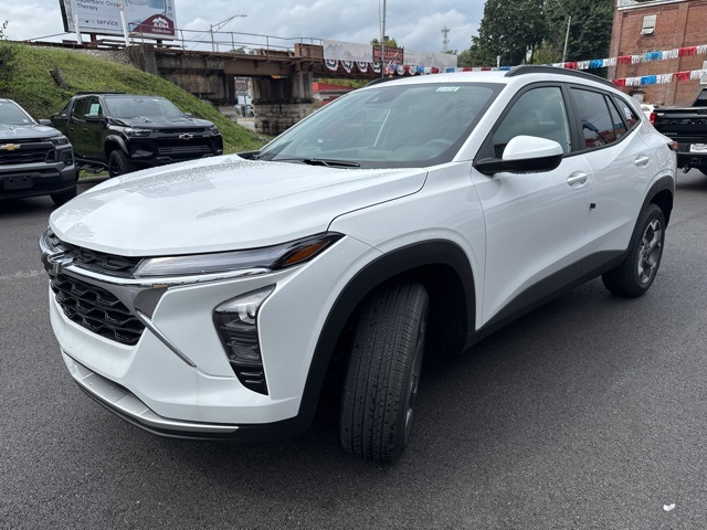 2026 Chevrolet Trax LT photo 4
