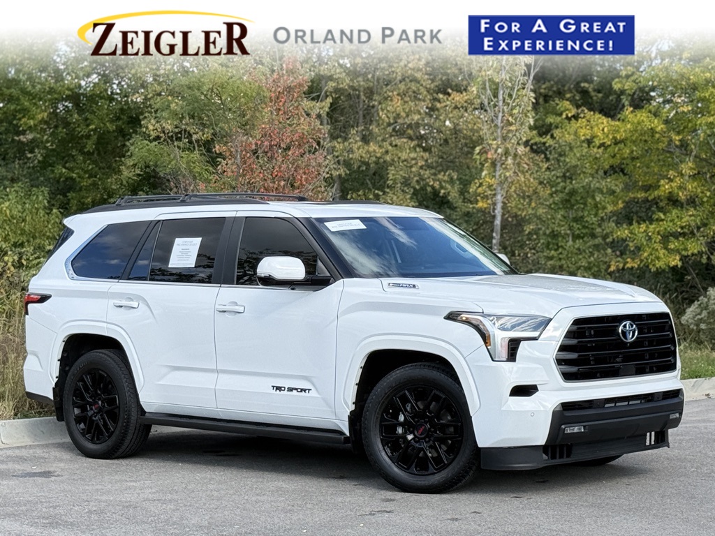 2024 Toyota Sequoia SR5's photo