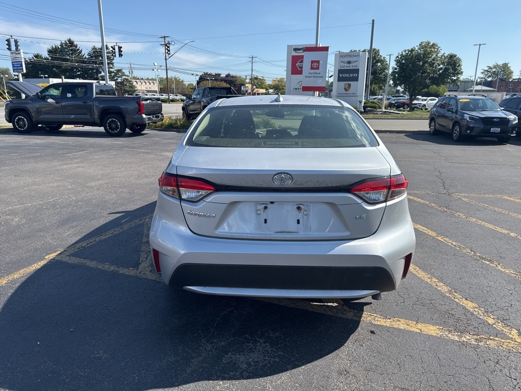 2022 Toyota Corolla LE photo 5