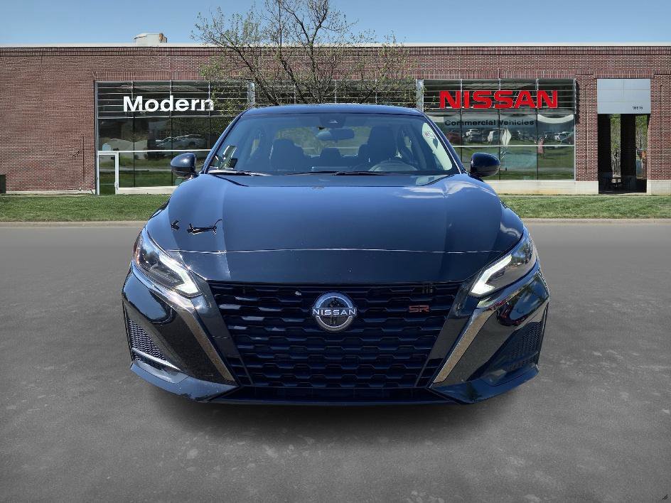 2024 Nissan Altima 2.5 SR photo 6