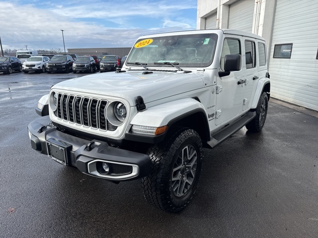 2024 Jeep Wrangler Sahara photo 4