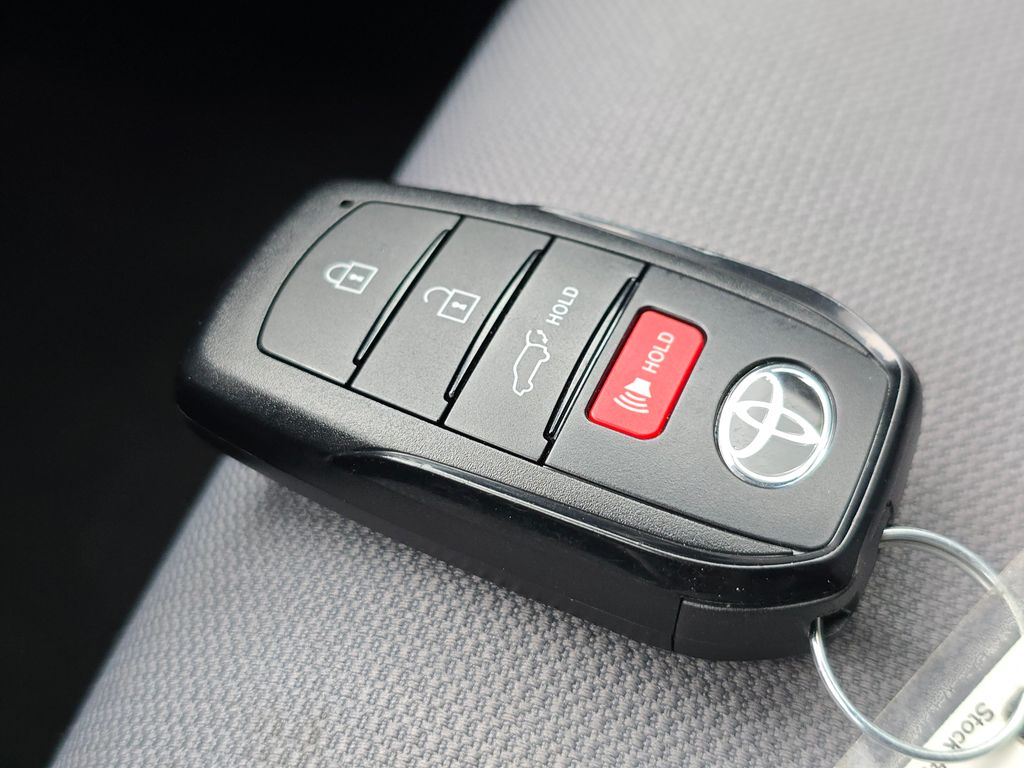 2024 Toyota Corolla Hybrid SE photo 30