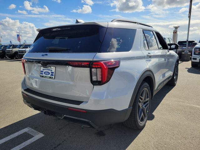 2026 Ford Explorer ST-Line photo 3