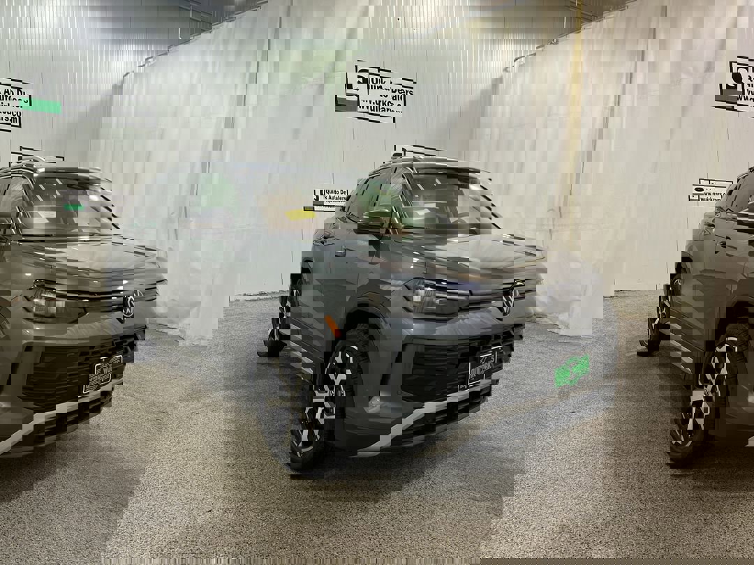 2026 Volkswagen Tiguan SE's photo