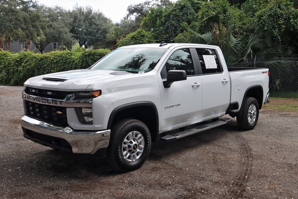 2022 Chevrolet Silverado 2500HD LT photo 3