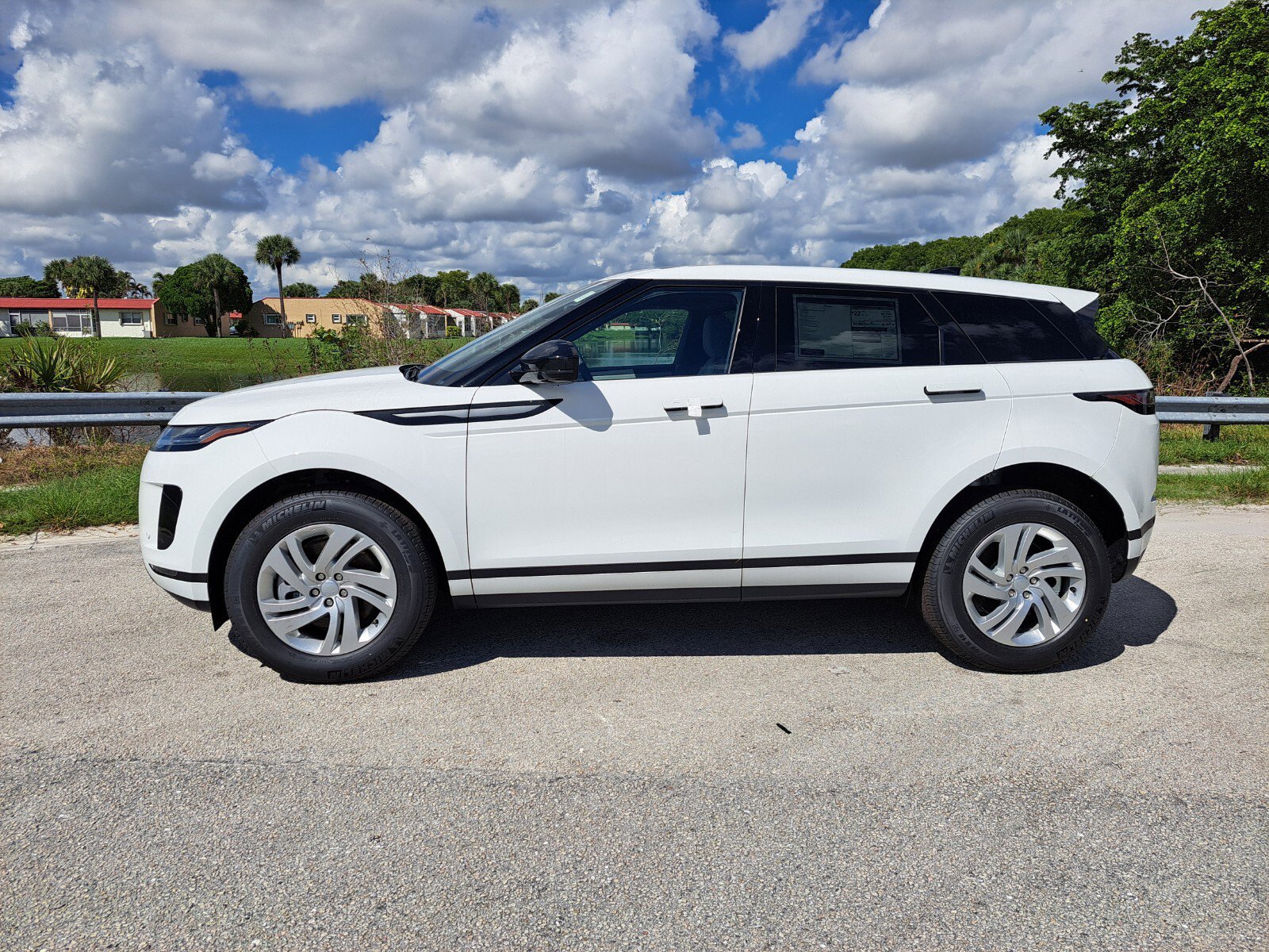 2026 Land Rover Range Rover Evoque S photo 7