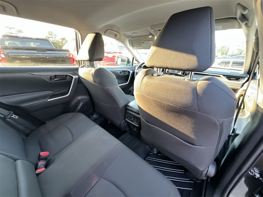 2022 Toyota RAV4 Hybrid LE photo 17