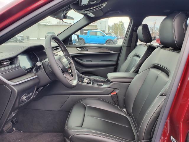 2025 Jeep Grand Cherokee Limited photo 4