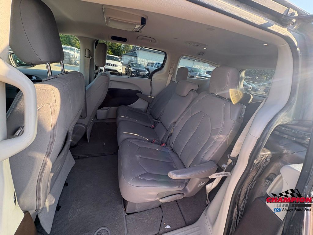 2018 Chrysler Pacifica Touring Plus photo 15