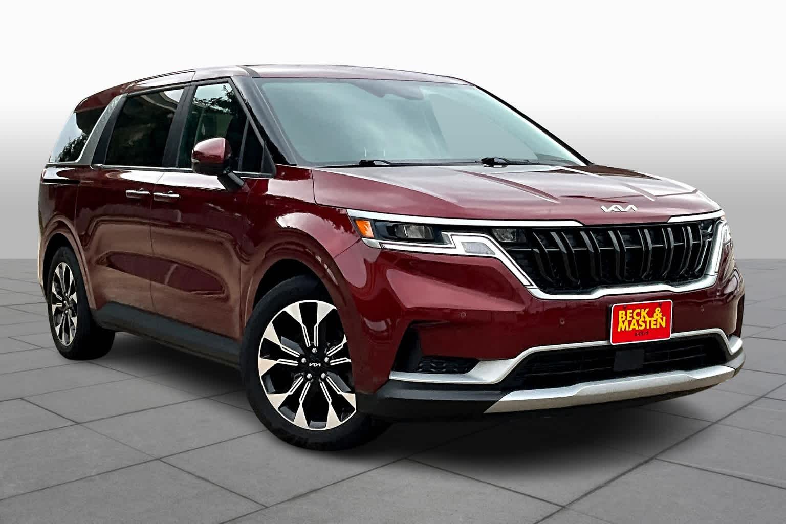 2022 Kia Carnival EX photo 2