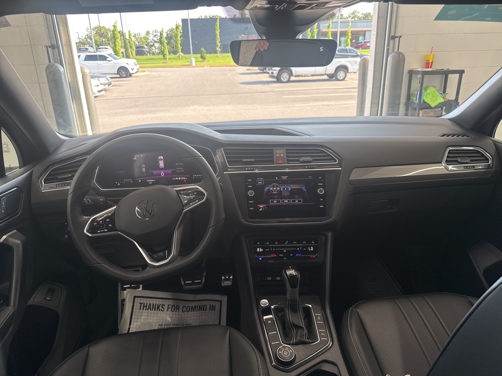 2024 Volkswagen Tiguan SE R-Line Black photo 10