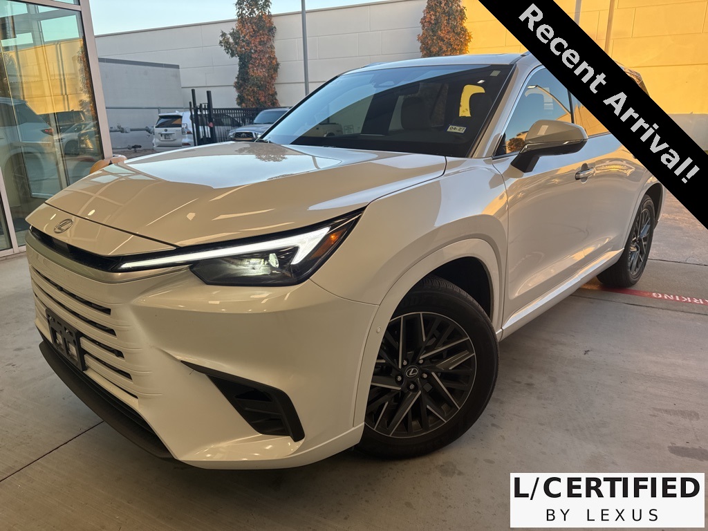 2025 Lexus TX Premium's photo