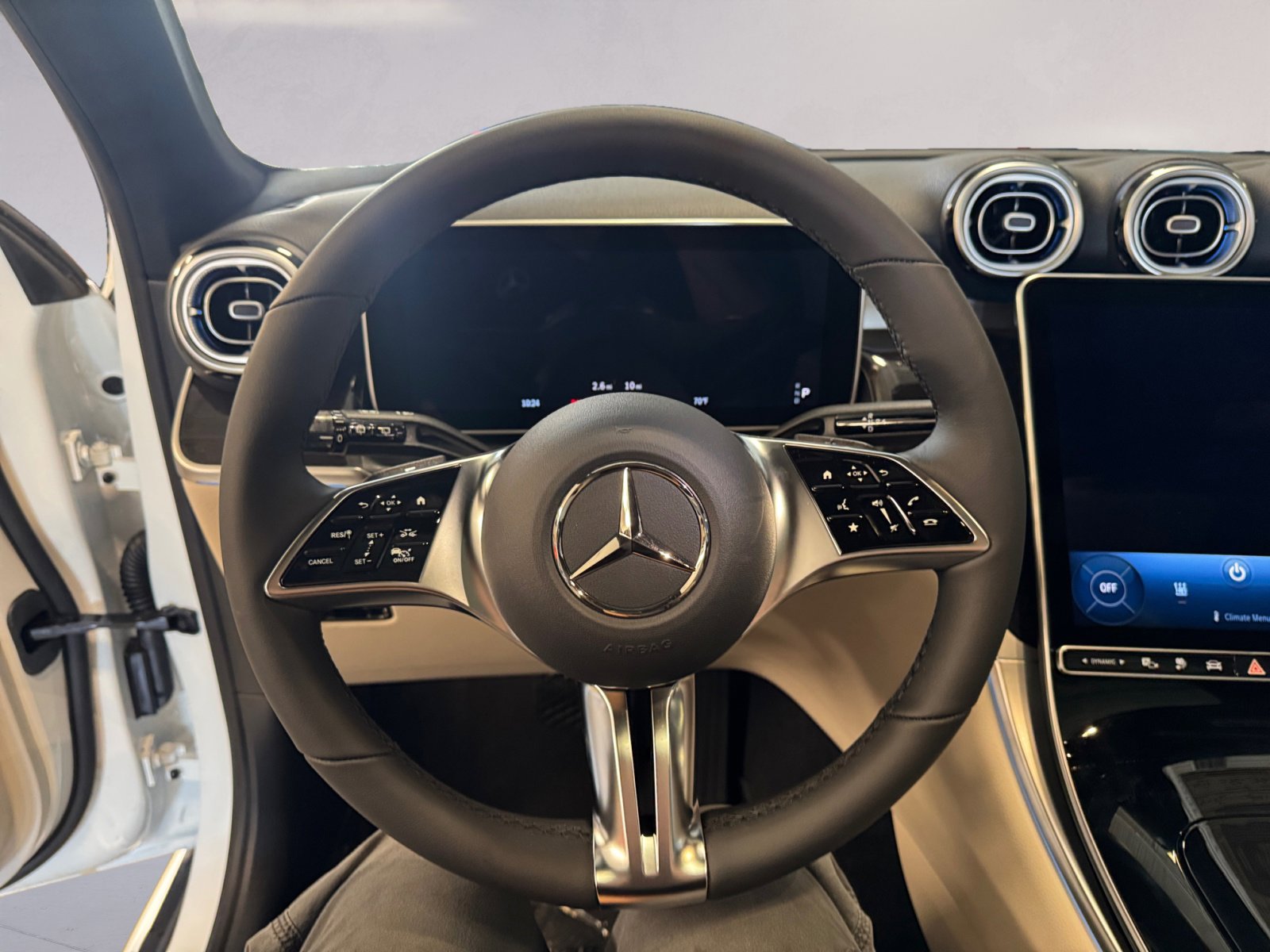 2025 Mercedes Benz GLC 350e 4MATIC photo 14