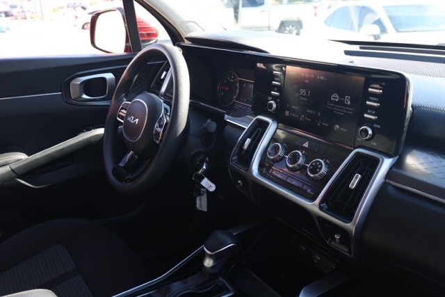 2023 Kia Sorento LX photo 18