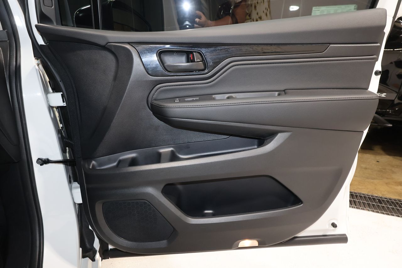2025 Honda Odyssey Touring photo 16