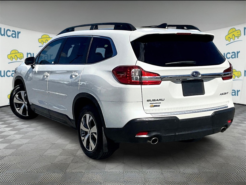 2022 Subaru Ascent Premium photo 2