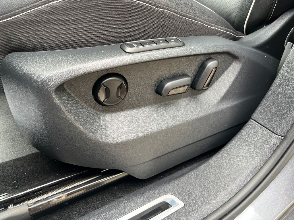 2022 Volkswagen Tiguan SEL Premium R-Line photo 4