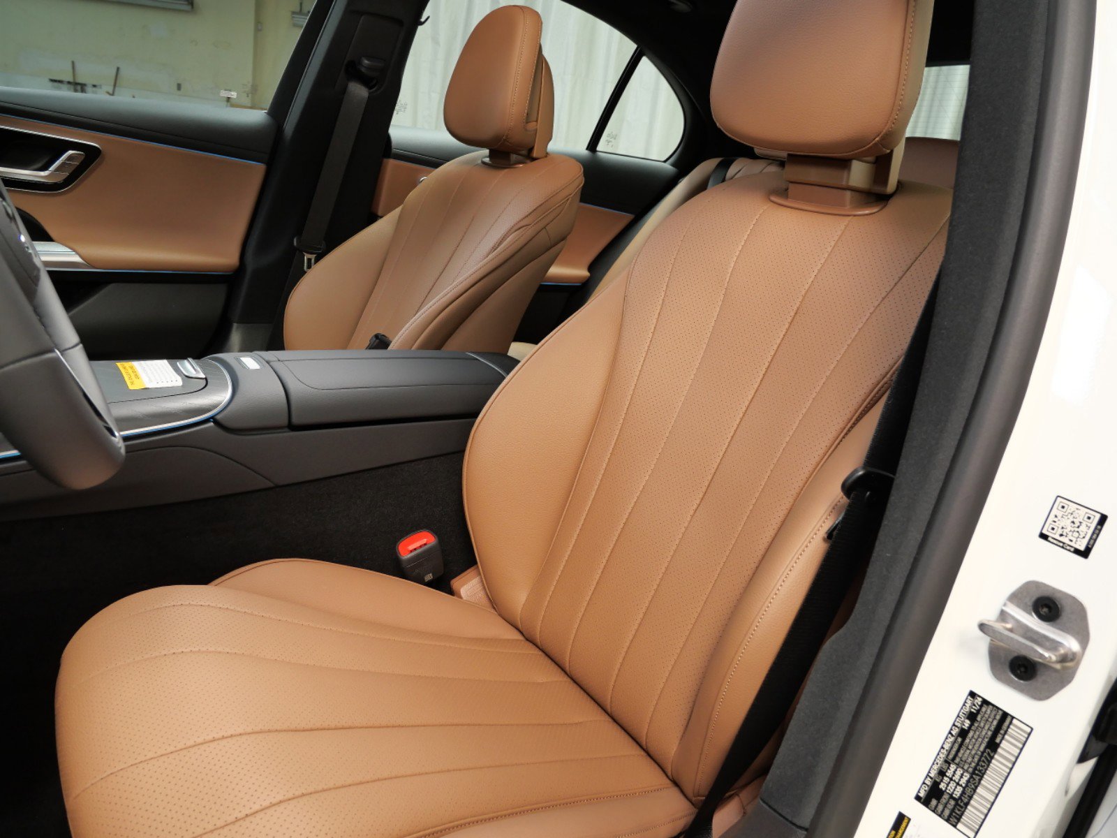 2025 Mercedes Benz E 350 4MATIC Sedan photo 3