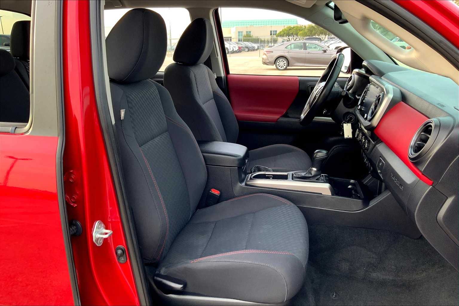 2021 Toyota Tacoma SR5 photo 8
