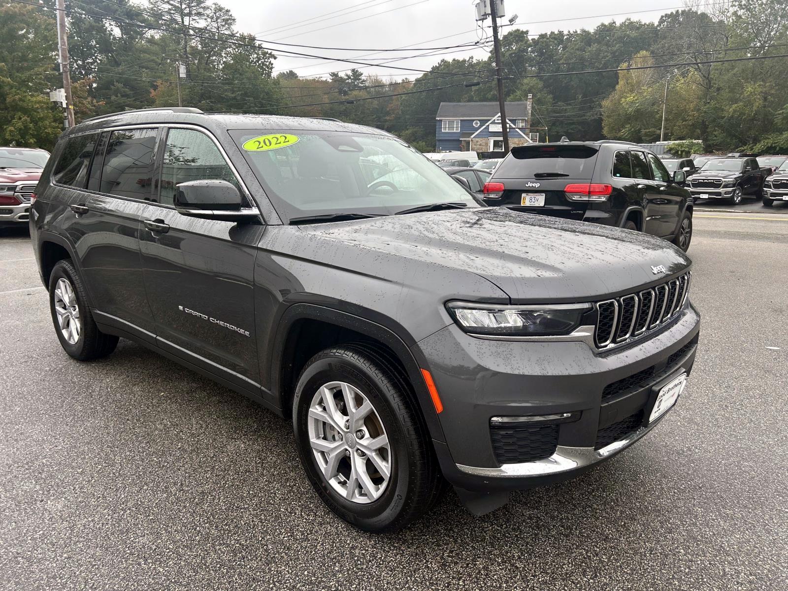 2022 Jeep Grand Cherokee Limited photo 3