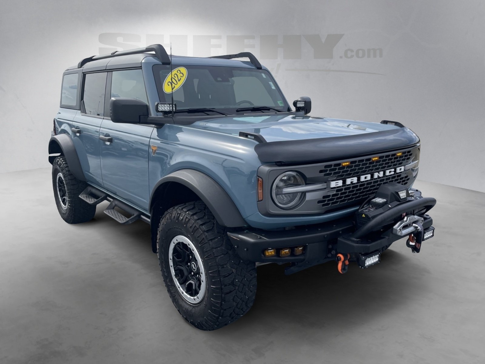 2023 Ford Bronco Badlands photo 2
