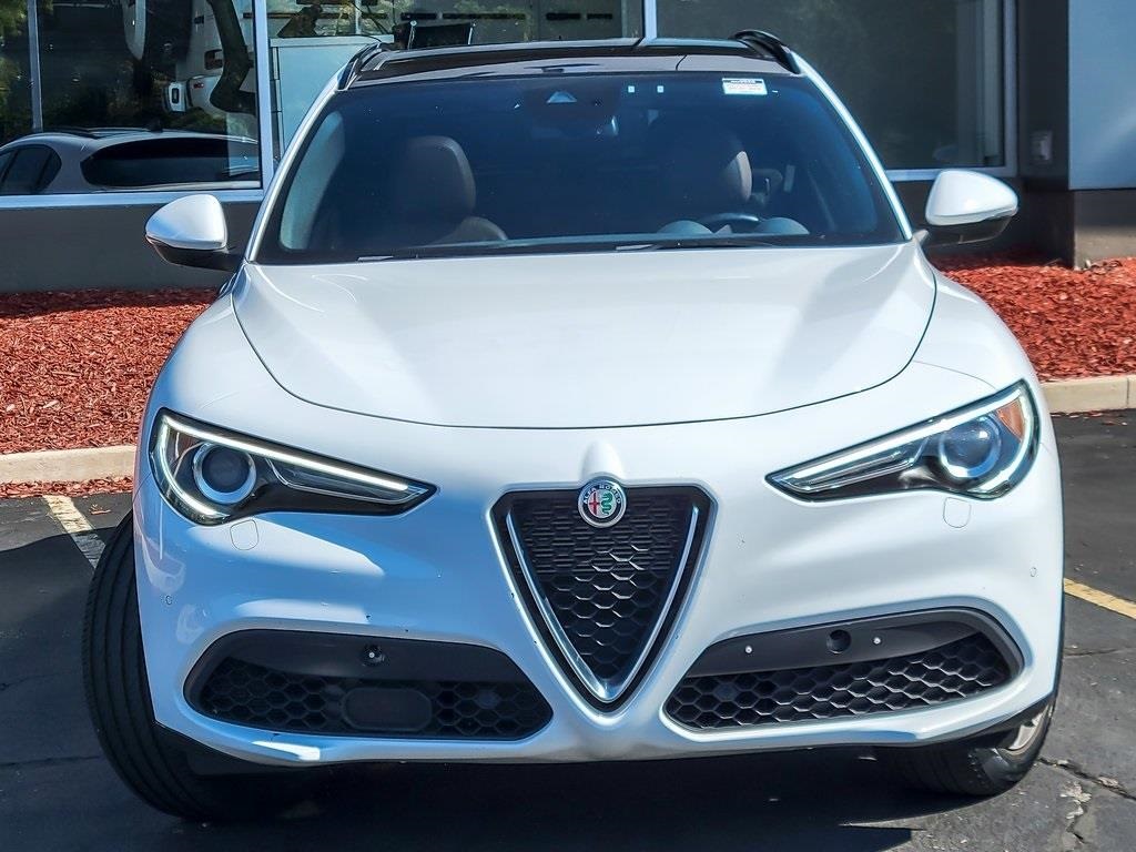 2022 Alfa Romeo Stelvio Ti photo 3