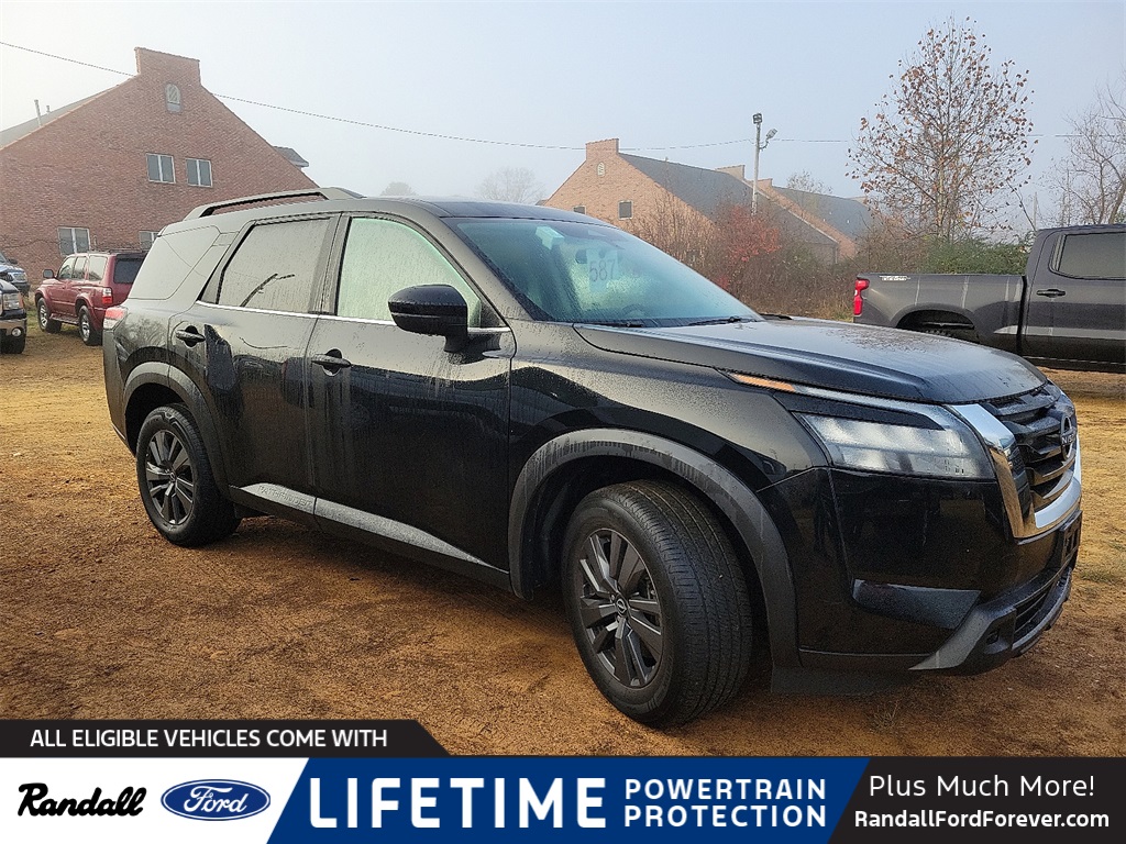 2023 Nissan Pathfinder SV