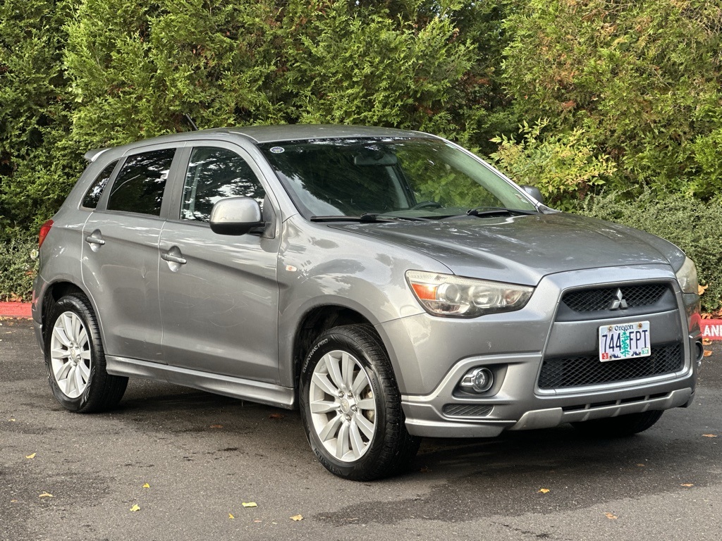 2011 Mitsubishi Outlander Sport SE photo 3