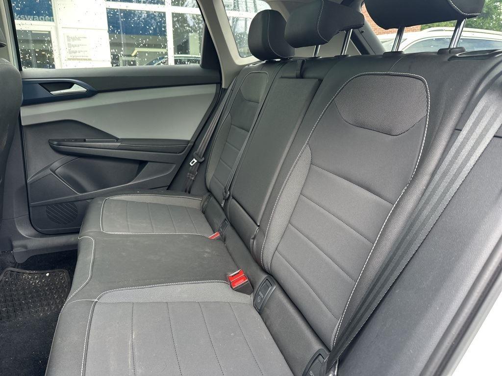 2024 Volkswagen Taos SE photo 18