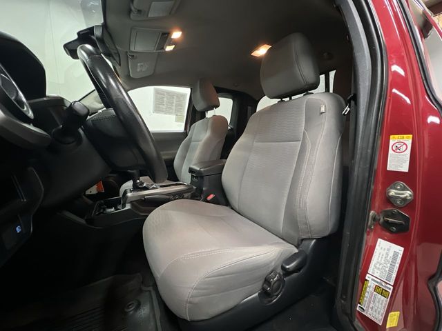 2019 Toyota Tacoma SR5 photo 17