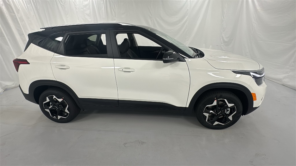 2026 Kia Seltos S photo 2