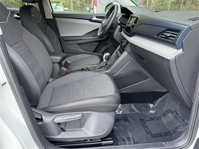 2024 Volkswagen Taos SE photo 15