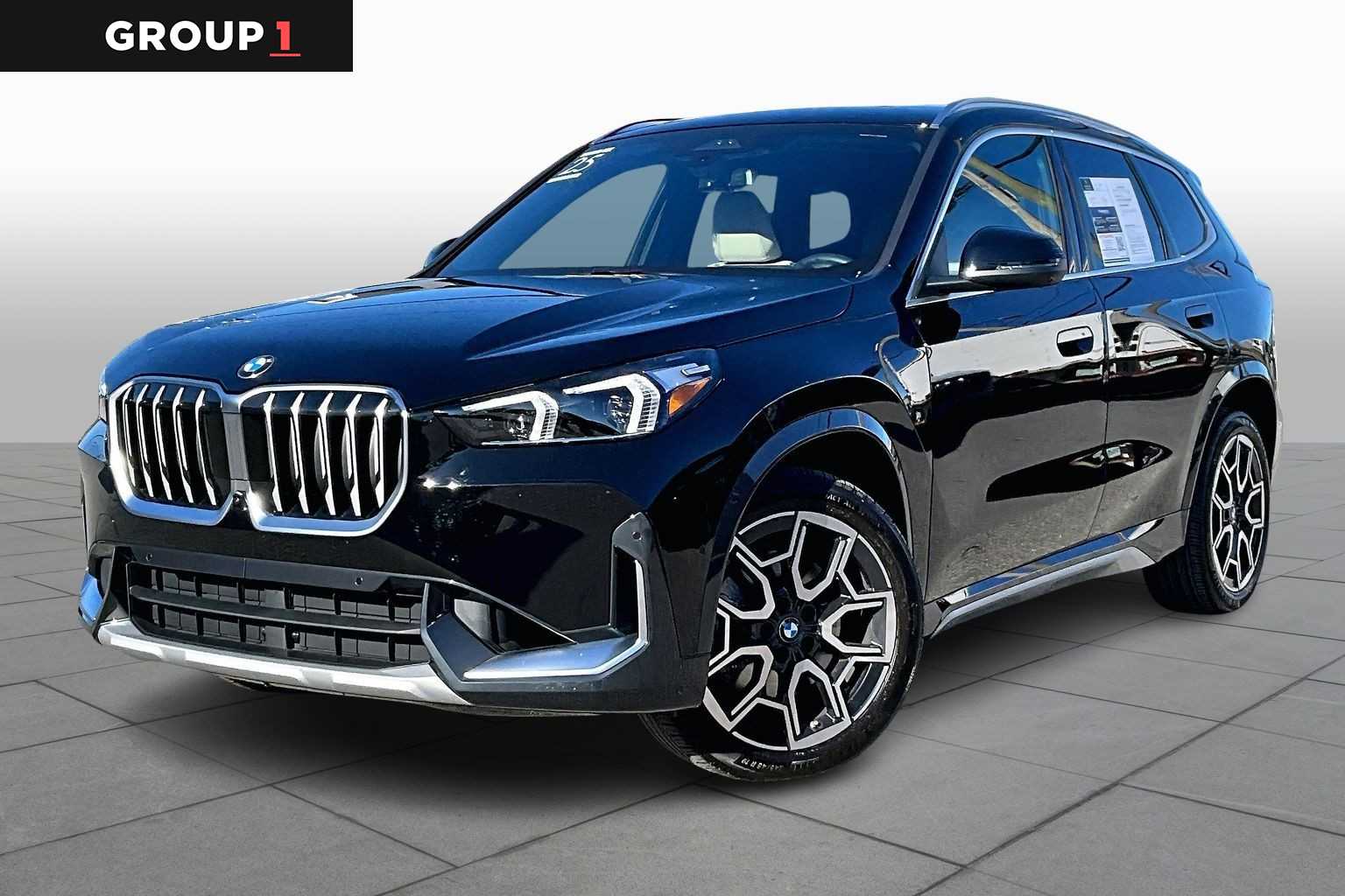 2025 BMW X1 28i's photo