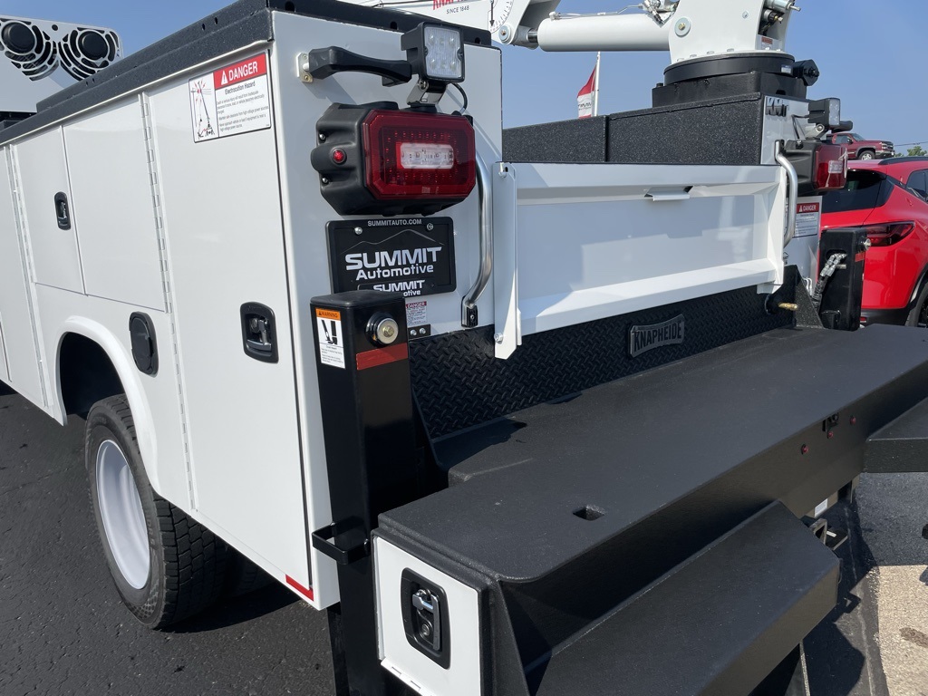 2025 Ford F-550 XL photo 40