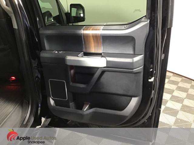 2016 Ford F-150 Lariat photo 17