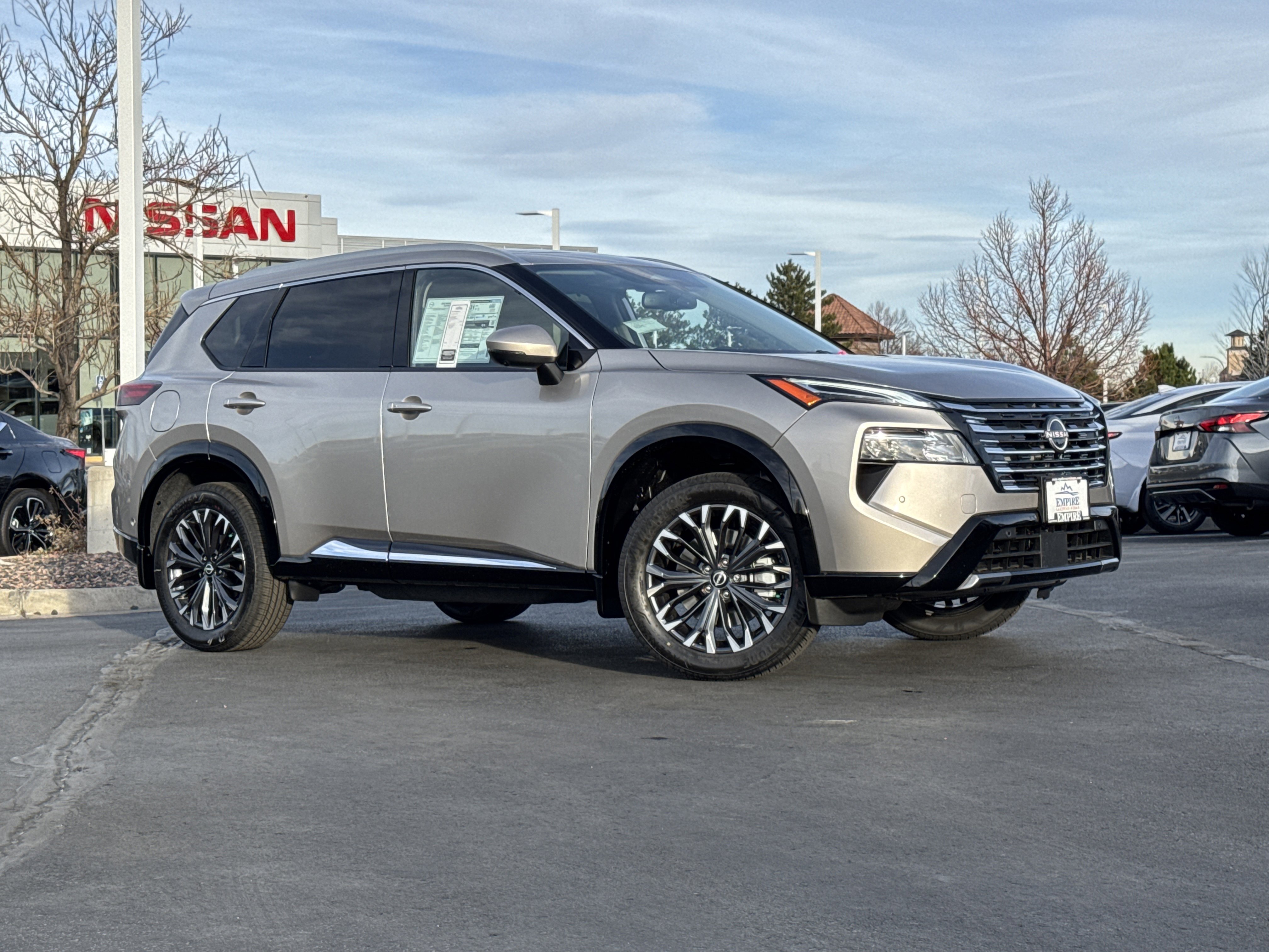 2026 Nissan Rogue Platinum's photo