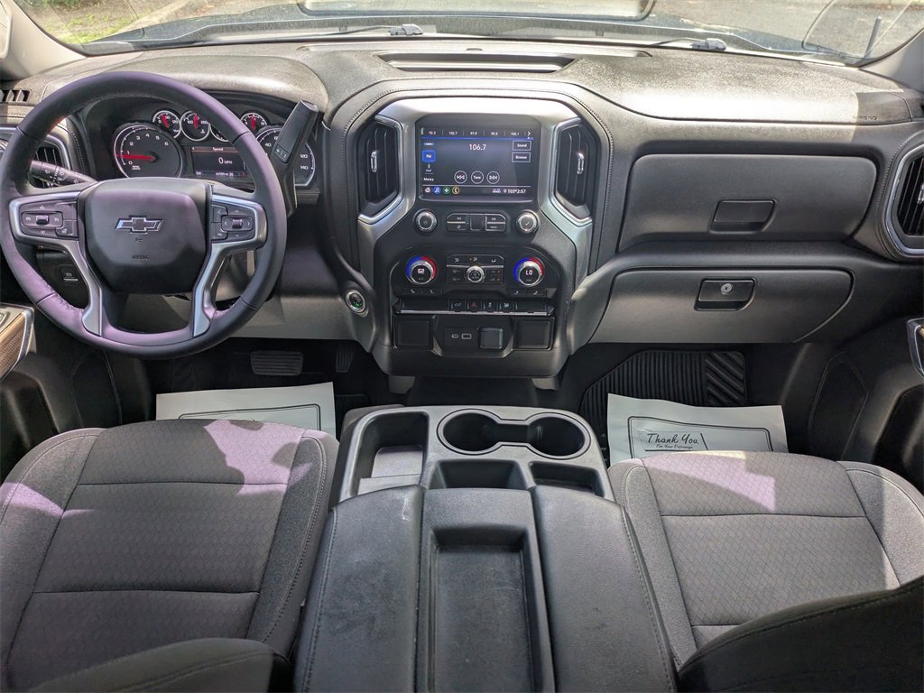 2022 Chevrolet Silverado RST photo 12