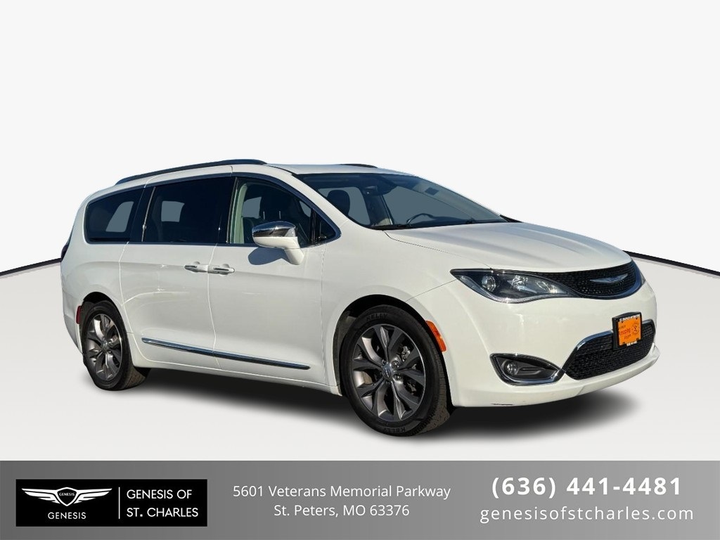 2019 Chrysler Pacifica Limited's photo