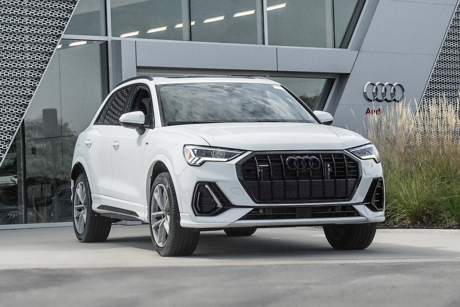 2024 Audi Q3 S Line Premium Plus's photo