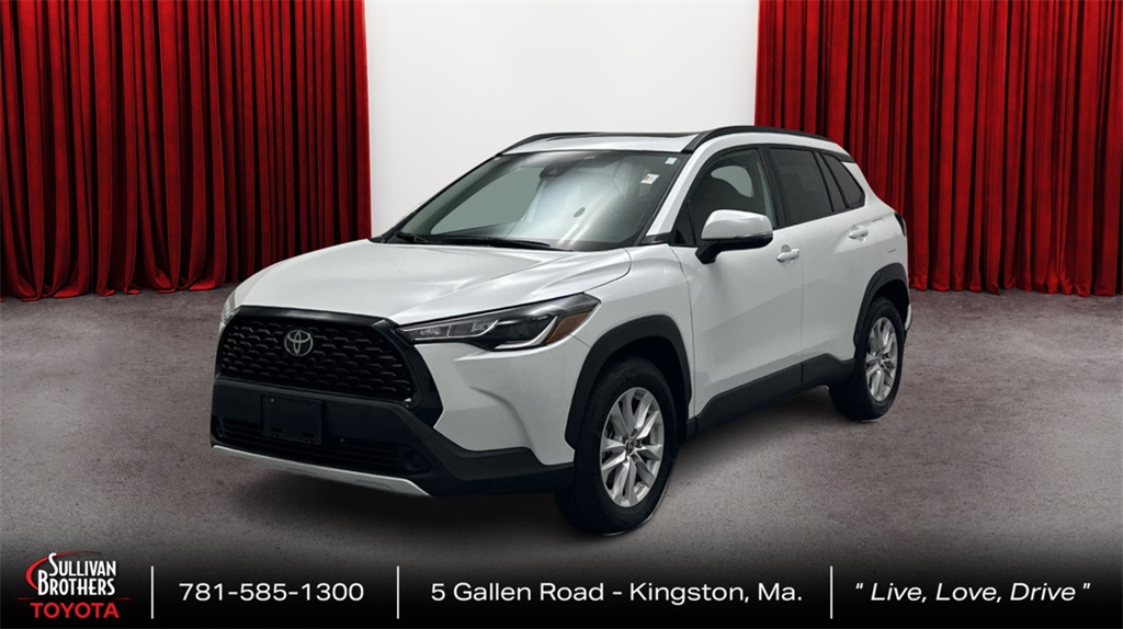 2022 Toyota Corolla Cross LE's photo