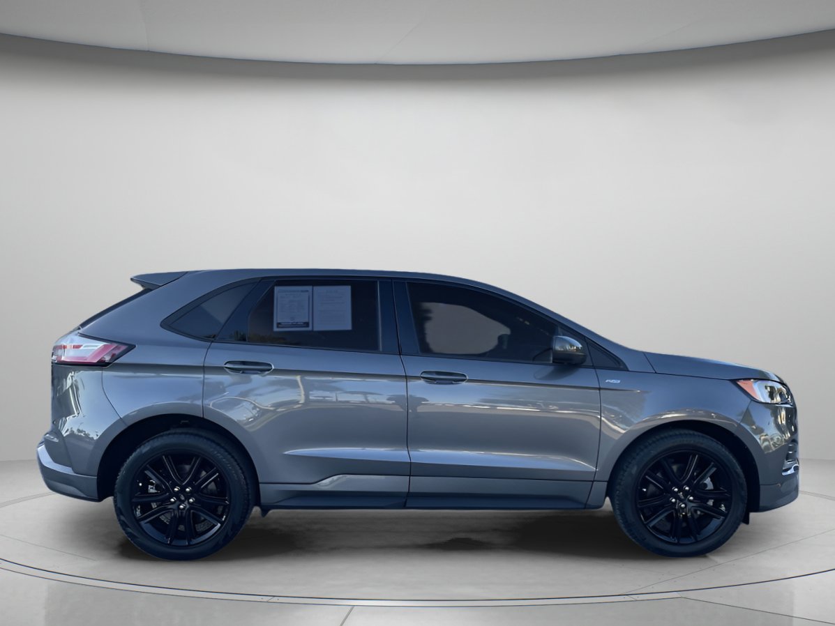 2024 Ford Edge ST photo 2
