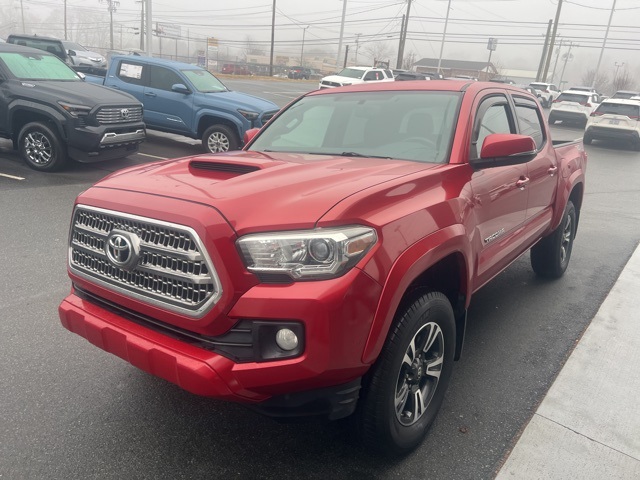 2016 Toyota Tacoma TRD Sport's photo