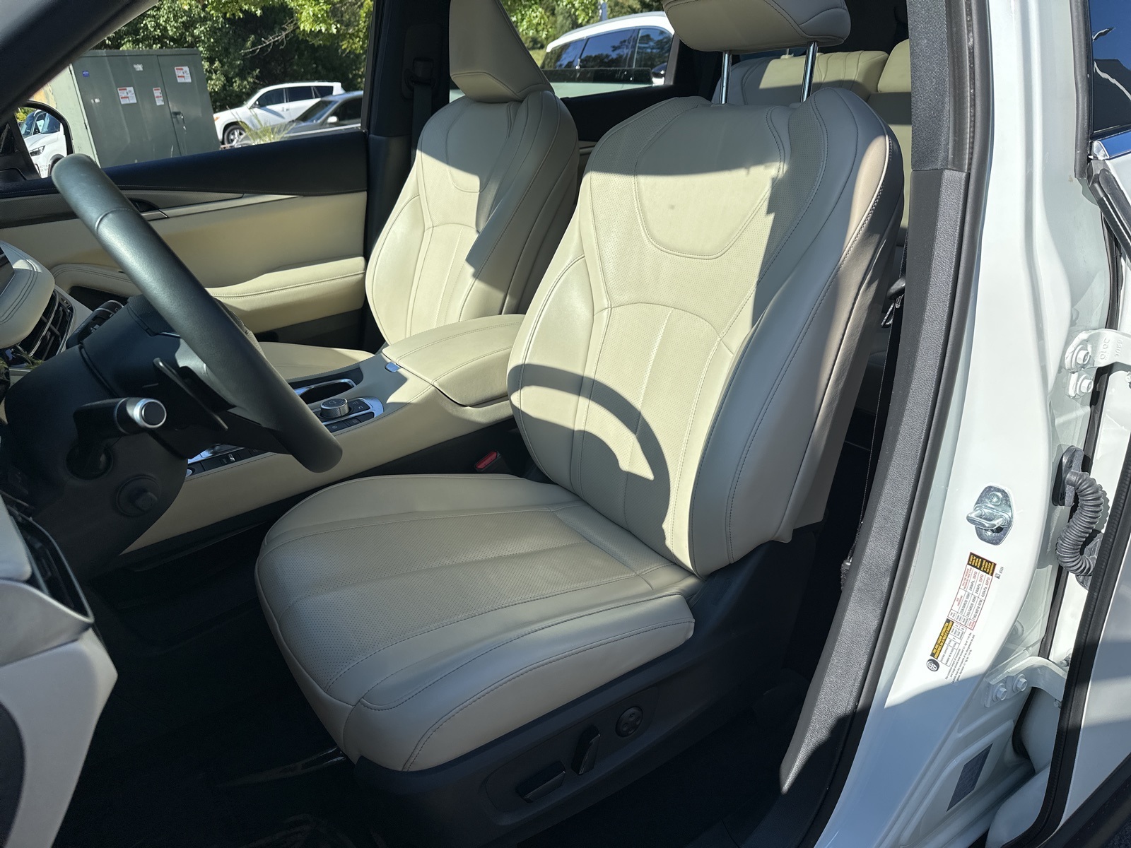 2025 Infiniti QX60 Luxe photo 9