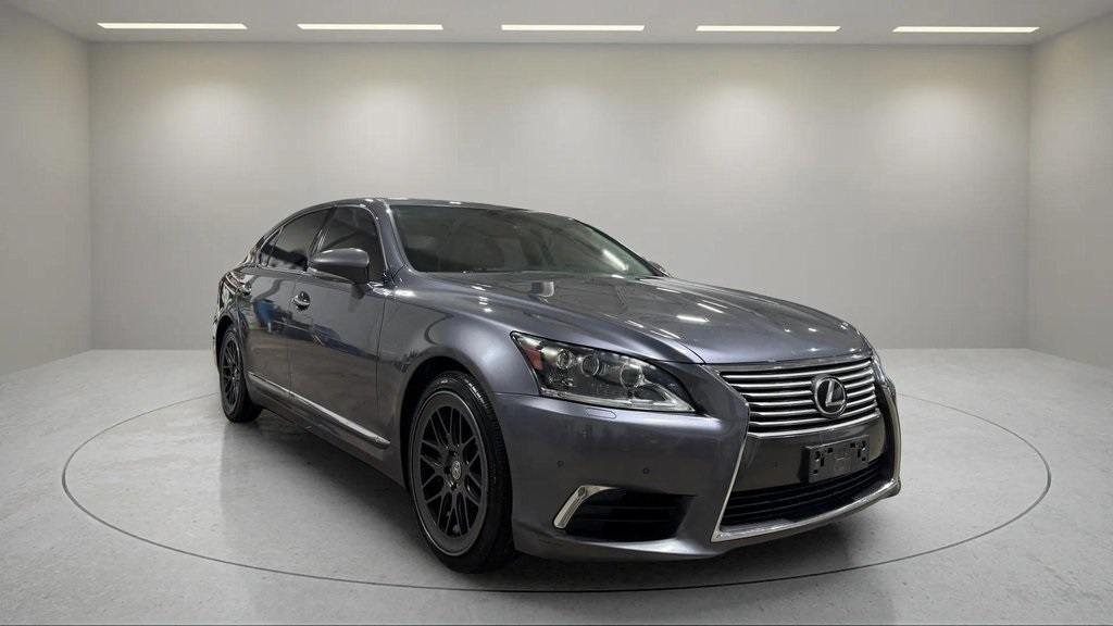2015 Lexus LS 460 L photo 3