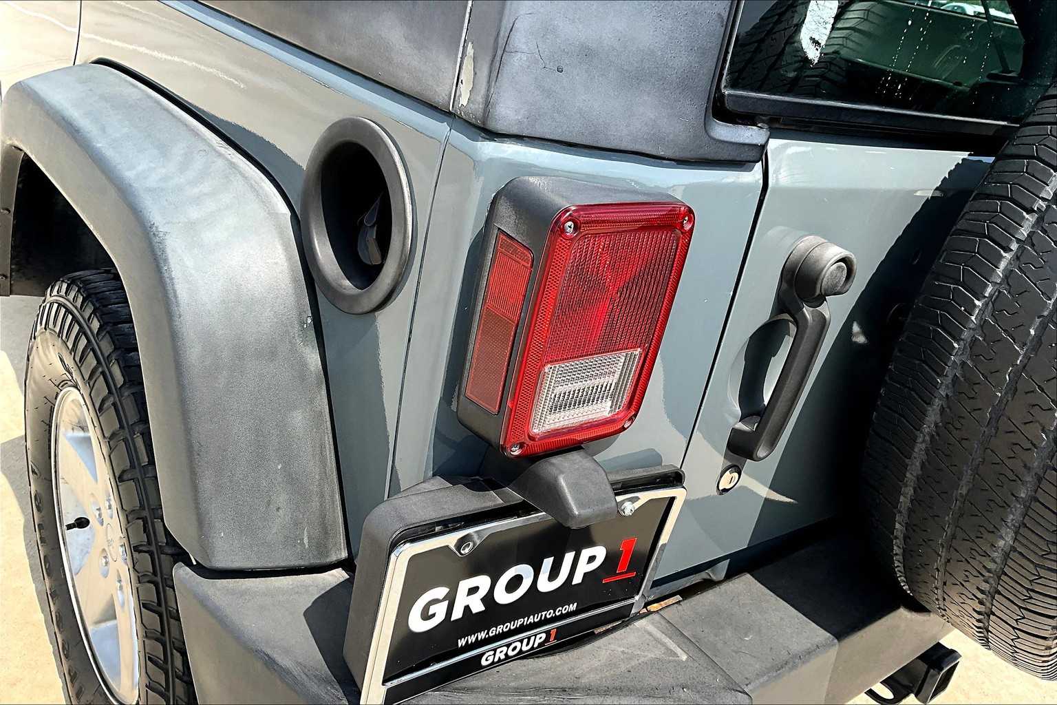 2014 Jeep Wrangler Unlimited Sport photo 23
