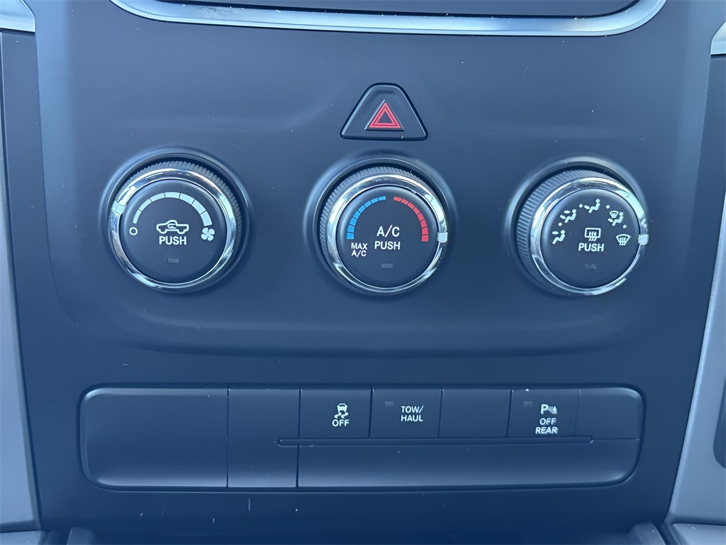 2022 Ram 1500 Classic Warlock photo 14