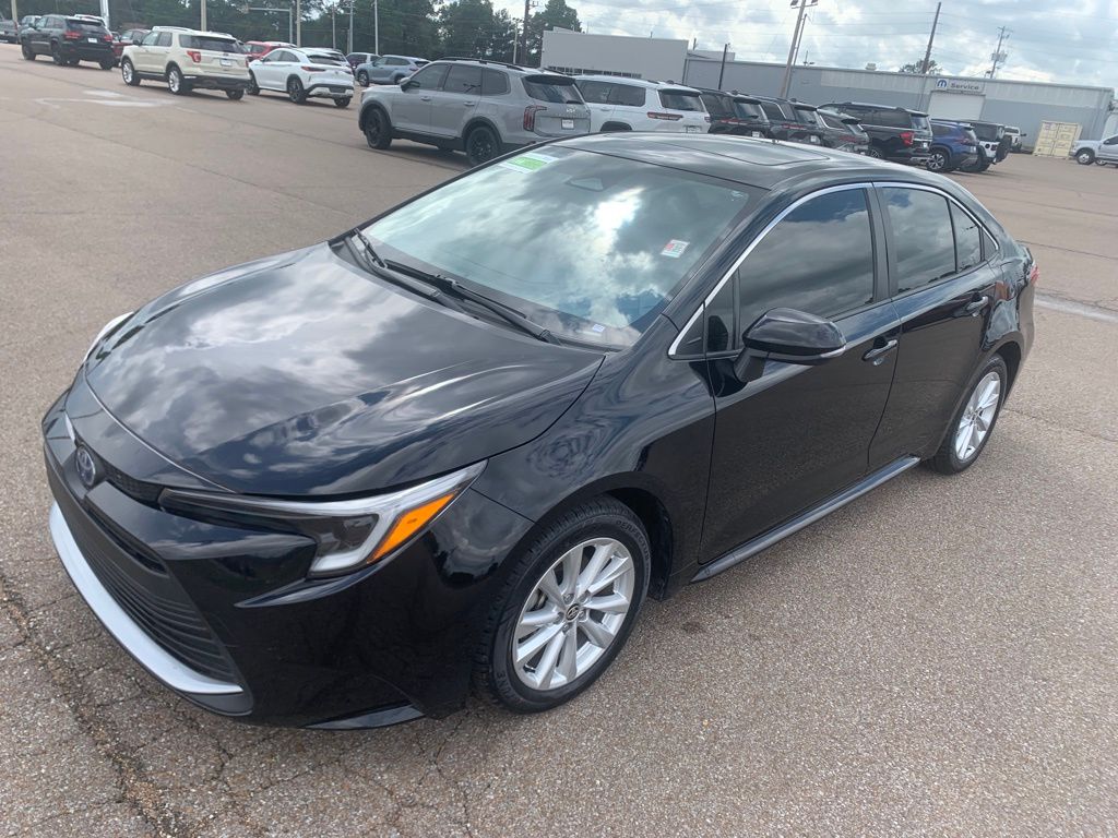 2023 Toyota Corolla Hybrid XLE photo 2