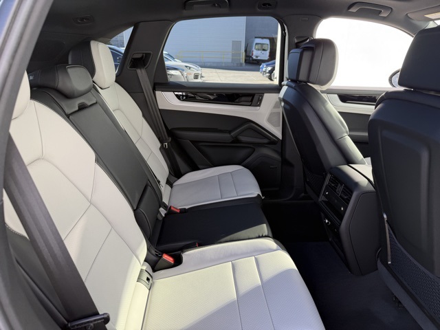 2026 Porsche Cayenne E-Hybrid Base photo 20