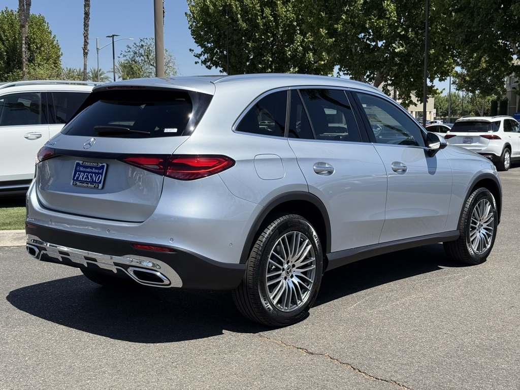 2026 Mercedes Benz GLC 300 photo 3